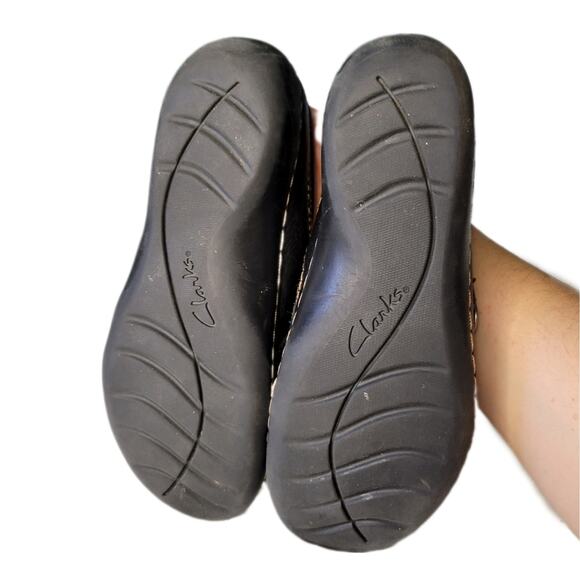Clarks Black Leather Loafers Slip On Shoes Comfort Flats sz 7 - Picture 8 of 8
